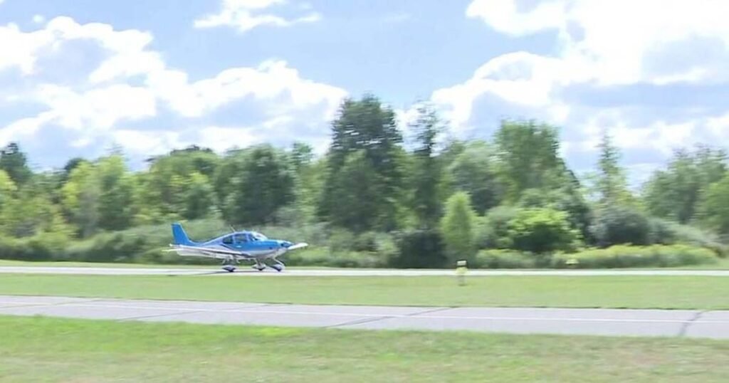 Teens on e-bikes in Oakland County causes pilot to abort landing at runway